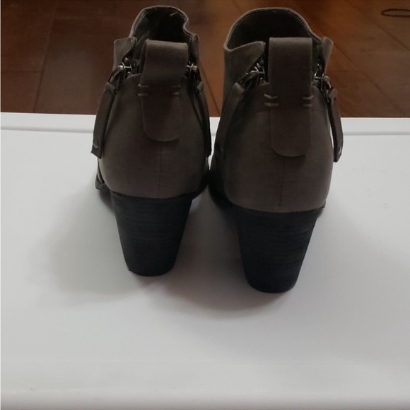 Torrid size 10 grey booties new - Picture 5 of 6